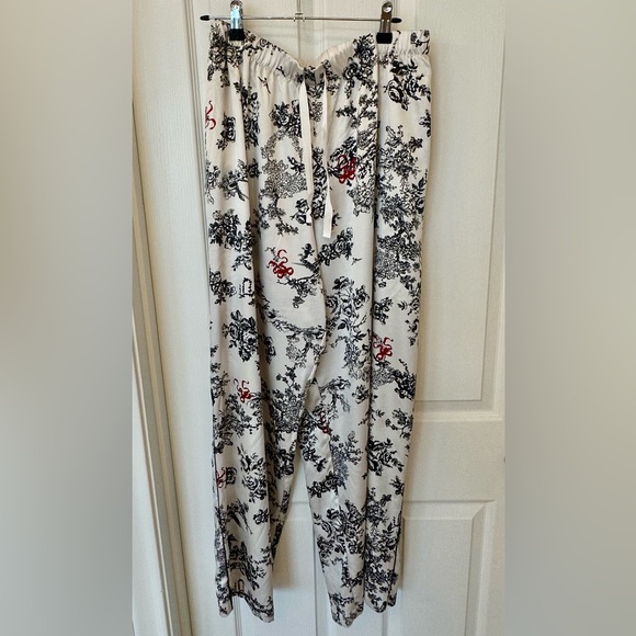 NWOT Victoria’s Secret Satin Pajama Set - Picture 3 of 7